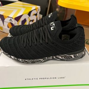 APL Sneakers Techloom Wave size 8